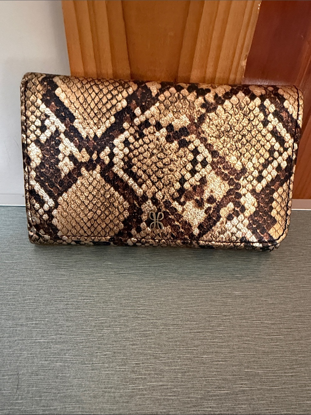 Hobo Metallic Snake-Print Continental Wallet - Unknown Brand - Gold/Brown